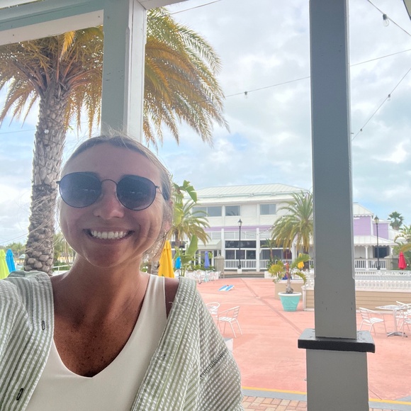 Meet your Posher, Katelyn - Picture 1 of 1